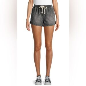 No Boundaries high waist drawstring shorts. Women size‎ M